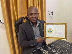 “Akif Manaf Sağlık ve Barış Ödülü” Şimdi de Sierra Leone’de