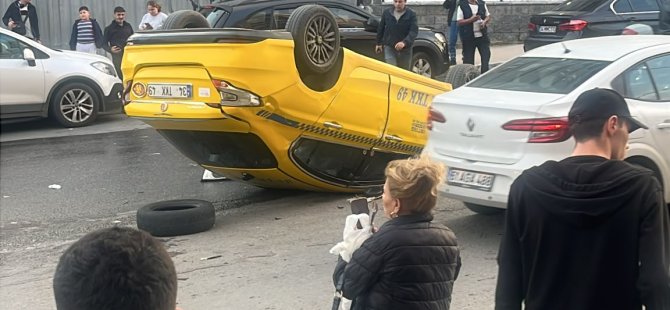 Pendik'te ticari taksi takla attı!