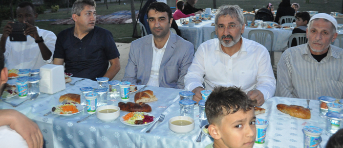 Ensar Vakfı’ndan Suriyeli ailelere iftar