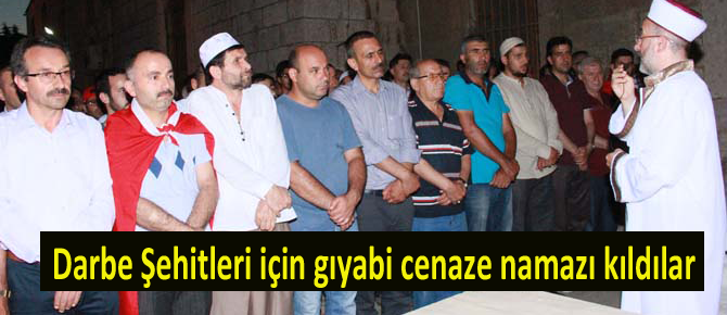 Pendikte darbe şehitleri için gıyabi cenaze namazı kılındı