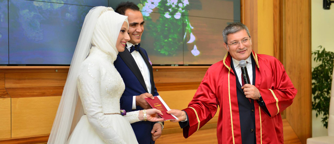 İşadamı İsmail Yeşilyurt kızını evlendirdi