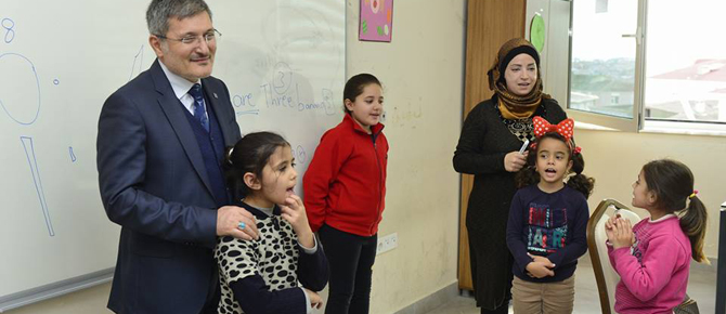 Suriyeli çocuklar; Türk gibi olmak için Türkçe öğreniyoruz