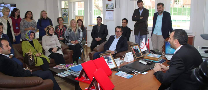 Bu okulun yönetimi çok büyük düşünüyor!