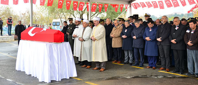 Şehit polis son yolculuğuna Pendik'ten uğurlandı!