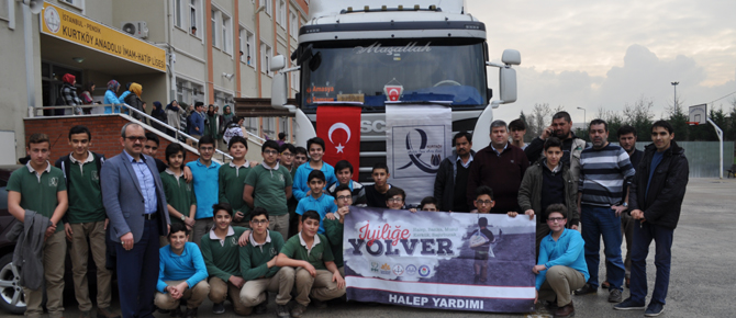 Kurtköy Anadolu İmam Hatip Lisesi'nden iki tır yola çıktı