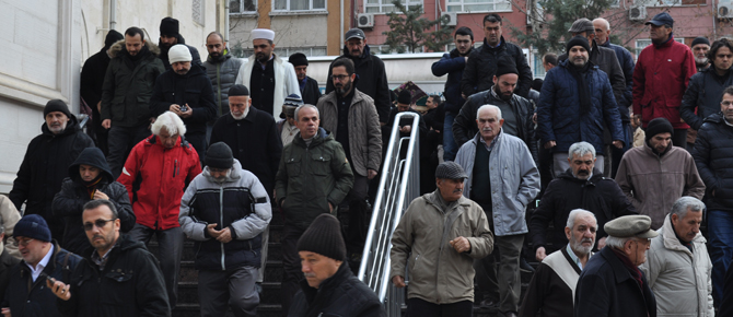 Pendikli kunduracı Necati Özçelik Annesini kaybetti