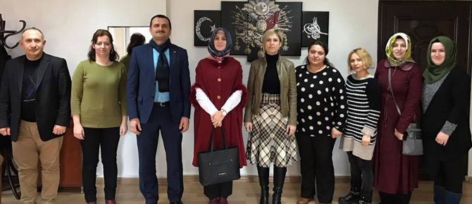 Bu kadın kolları bir başka! Hiç durmuyorlar, her yerdeler!