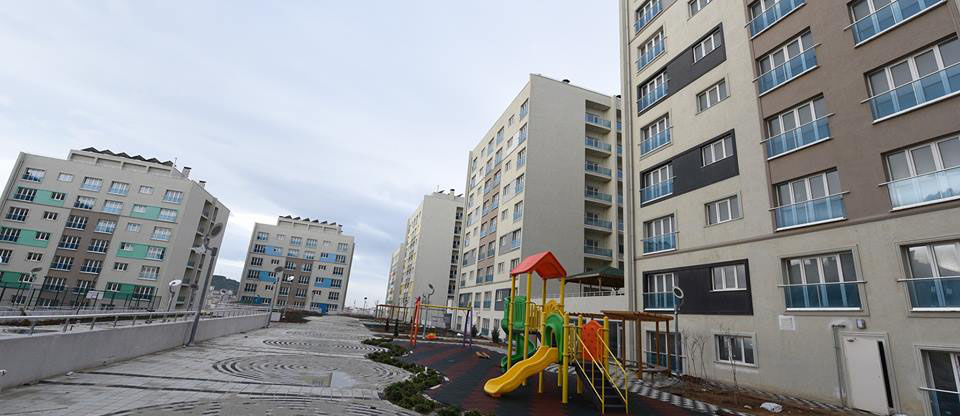 Bu modern binalar gecekondu sahipleri için inşa edidi!