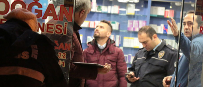 Pendik'te nöbetçi eczaneye soygun girişimi! Gireceğine pişman oldu!