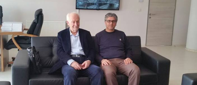 İlahiyat Profesörü Maksudoğlu; Hiç bir ücret almadan bu çocuklara ders veririm!