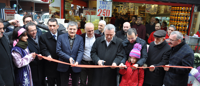 Pendik'in en büyük perakende şarküteri mağazası hizmete girdi!