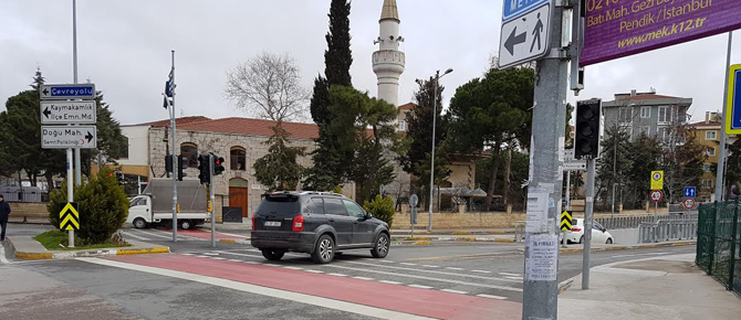 Bu kavşakta her an bir yaya ölebilir! İşte nedeni..