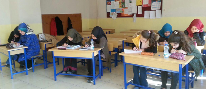 Hiç bir ücret almadan hafta sonu kursu veriyorlar!