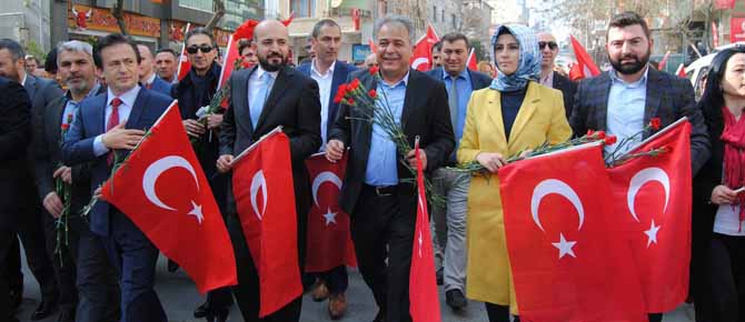 Halkımızın sevgisini gözlerinden okuyorum!