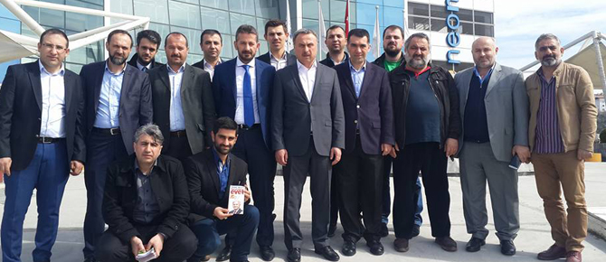AK Parti evet için kapı kapı geziyor!