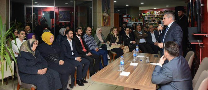 Her gün en az 15 yerde Referandumu anlatıyor!