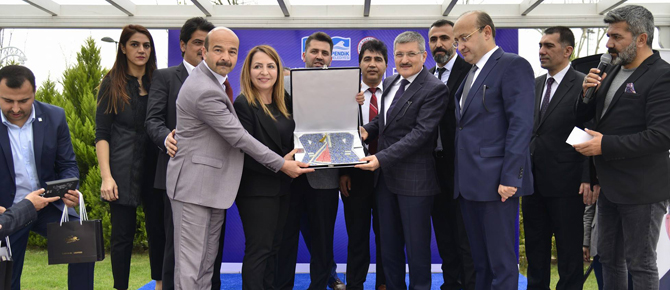 Türkiye’de yarım yetkiyle tam iş olsun diye uğraşan bir anlayış var