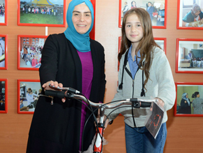 Tuzla'da dereceye giren çocuklara bisiklet
