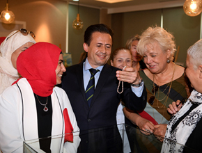 Tuzla'lı kadınların el emeği göznuru eserleri ziyarete açıldı!
