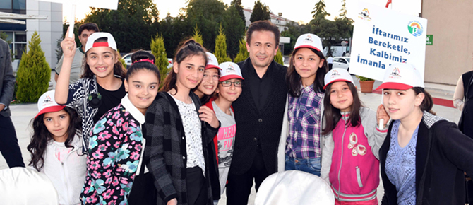 Belediye Başkanı Yazıcı, İlk iftarını bakın kimle açtı!