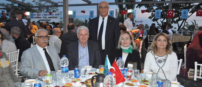 Tam 30 yıldır iftar veriyorlar!