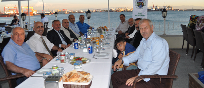 İstanbul'daki Posoflular'dan geleneksel İftar