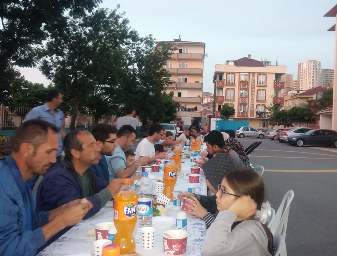 Turgut Reis Aileleri birlikte iftar açtı