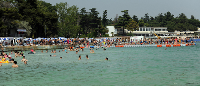 Tuzla Belediyesi Halk Plajı'nda  Sezon açıldı