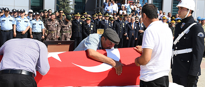 Şehit Polis Memuru Battal Yıldız  Dualarla Son Yolculuğuna Uğurlandı