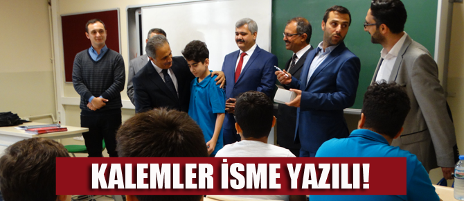 PİHMED’den ÖĞENCİLERE İSİMLERİ YAZILI KALEM