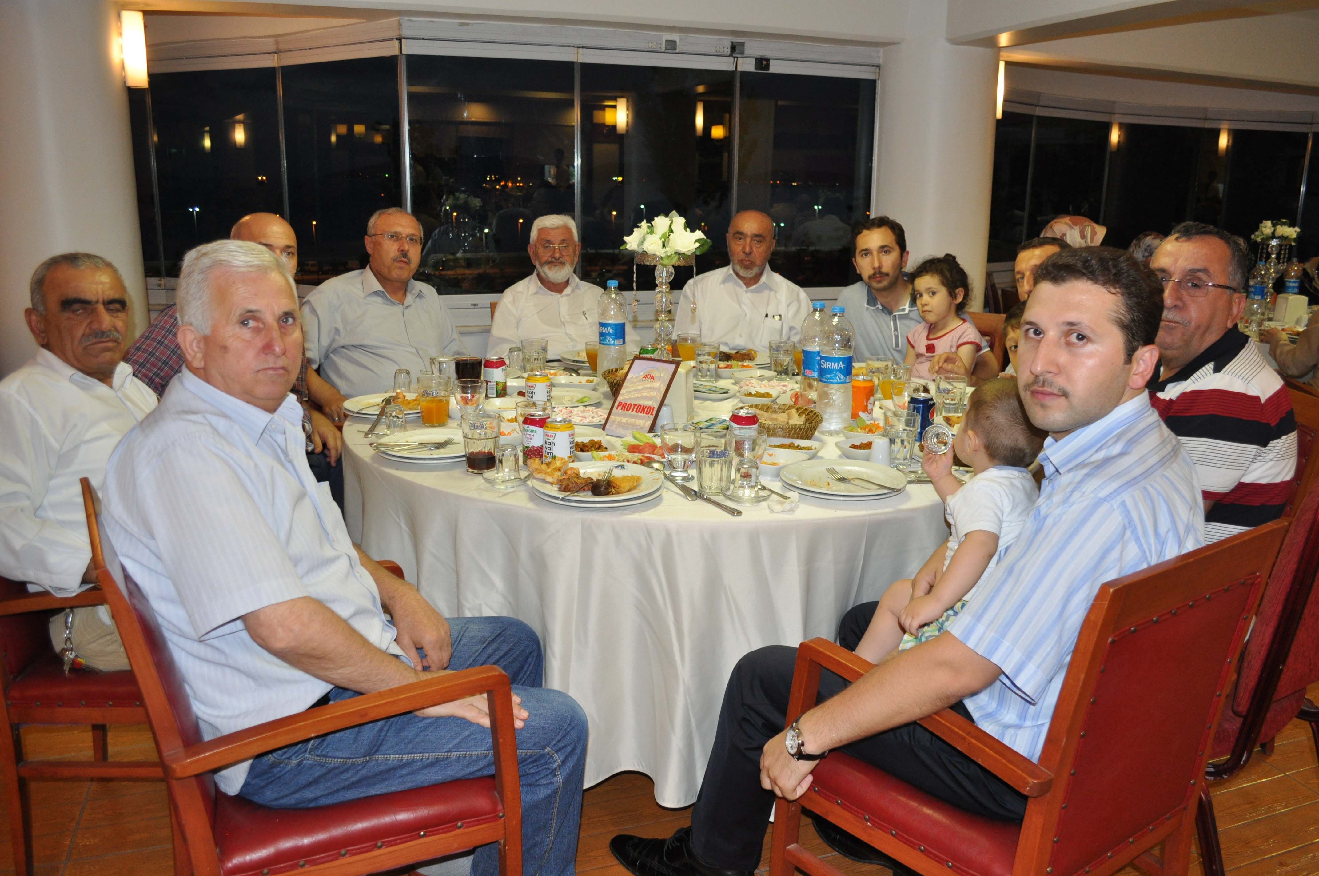 Yaz Kur'an Kursu öğrencileri iftarda