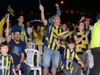 Binlerce Fenerbahçeli Finali dev ekranda izledi