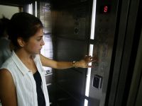 Aidat ödemeyen komşu için asansöre şifre taktırdılar!