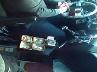 Pendik'te yolcu dolu minibüste hırsızlık!