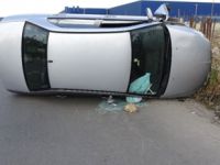 Pendik'te otomobil devrildi, sürücü ağır yaralandı