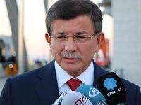 AK Partili isim Ahmet Davutoğlu'nu yerden yere vurdu!