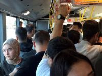 Metrobüste ilginç diyalog: Sabret 4 yıl kaldı