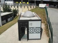 Vatandaşlar İBB'ye isyan etti: Zincirlikuyu Metrobüs Mescidi'nin kapısına kilit