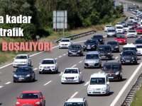 İstanbul boşalıyor! Trafik kilitlendi