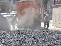 Rekor kırdılar; 8 ayda 32 bin ton asfalt