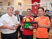 Tuzla’da 2’inci Kurumlar Arası Voleybol Turnuvası