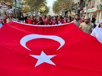 Kızılay Gönüllüleri Cumhuriyet Bayramı'nı Coşkuyla Kutluyor