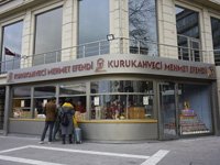 Kurukahveci Mehmet Efendi’nin Sirkeci Marmaray çıkışındaki yeni mağazası hizmet vermeye başladı