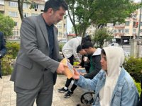 Murat Şahin ve Hilal Dilber'den gençlere Nutuk hediyesi