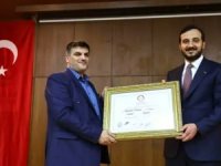 Bağcılar Belediye Başkanı Özdemir mazbatasını aldı