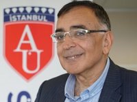 Prof. Dr. Kozanoğlu: “İngiltere’nin giderek zayıflayan ekonomisi, seçim zaferi ibresini sola kaydırdı”