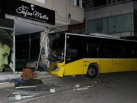 Pendik'te İETT otobüsü dükkana girdi: Çok sayıda yaralı var..