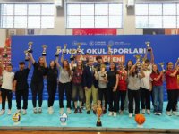 Pendik'in Şampiyonları Kupalarına Kavuştu