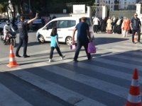 Zabıta Ekipleri Pendik'te Okul Önlerinde Güvenliği Sağlıyor