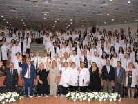 Ege Üniversiteli Diş Hekimleri Beyaz Önlüklerine Kavuştu